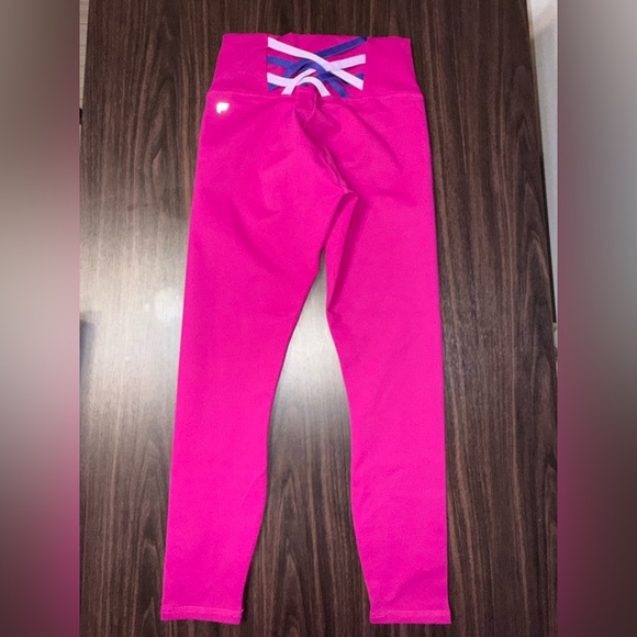 Fabletics Vibrant Pink Leggings - Picture 2 of 5